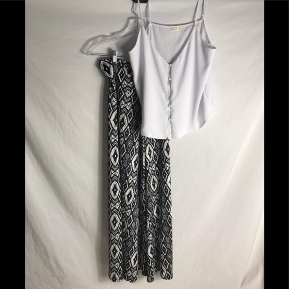 Signature‎ Studio black and white maxi skirt